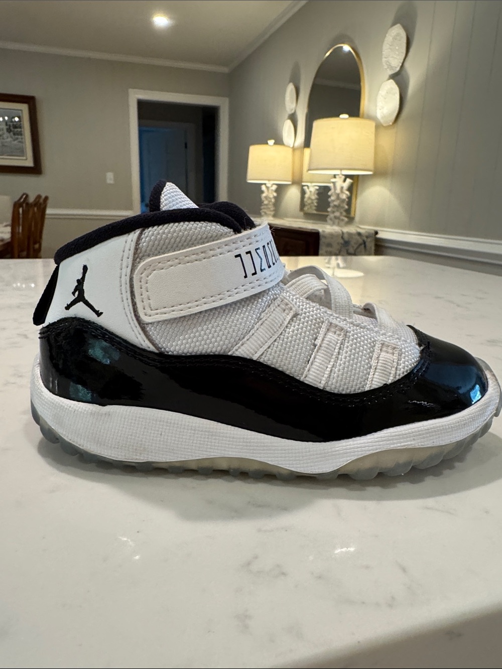 NIKE AIR JORDAN Retro Concord 11 HighTop Patent Black White Velcro Strap SZ 9